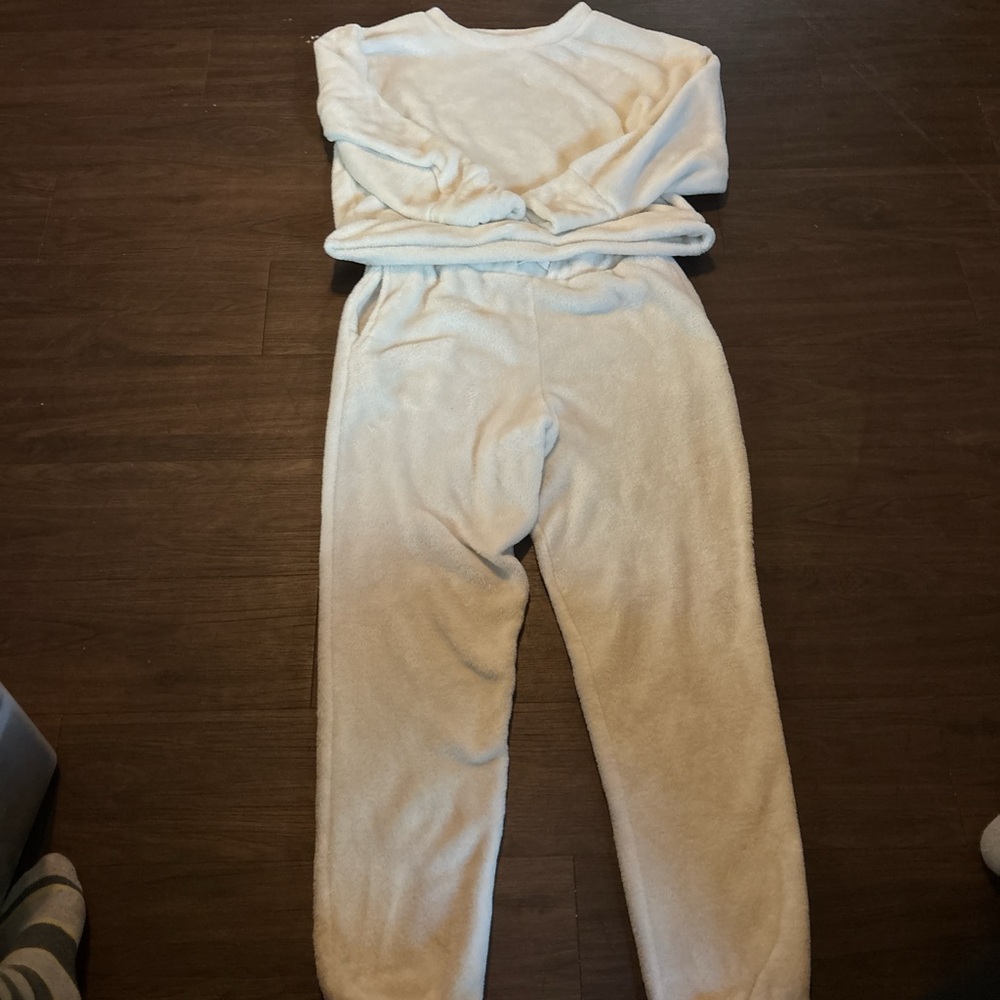 Cozy women’s Pajamas in Cream/white